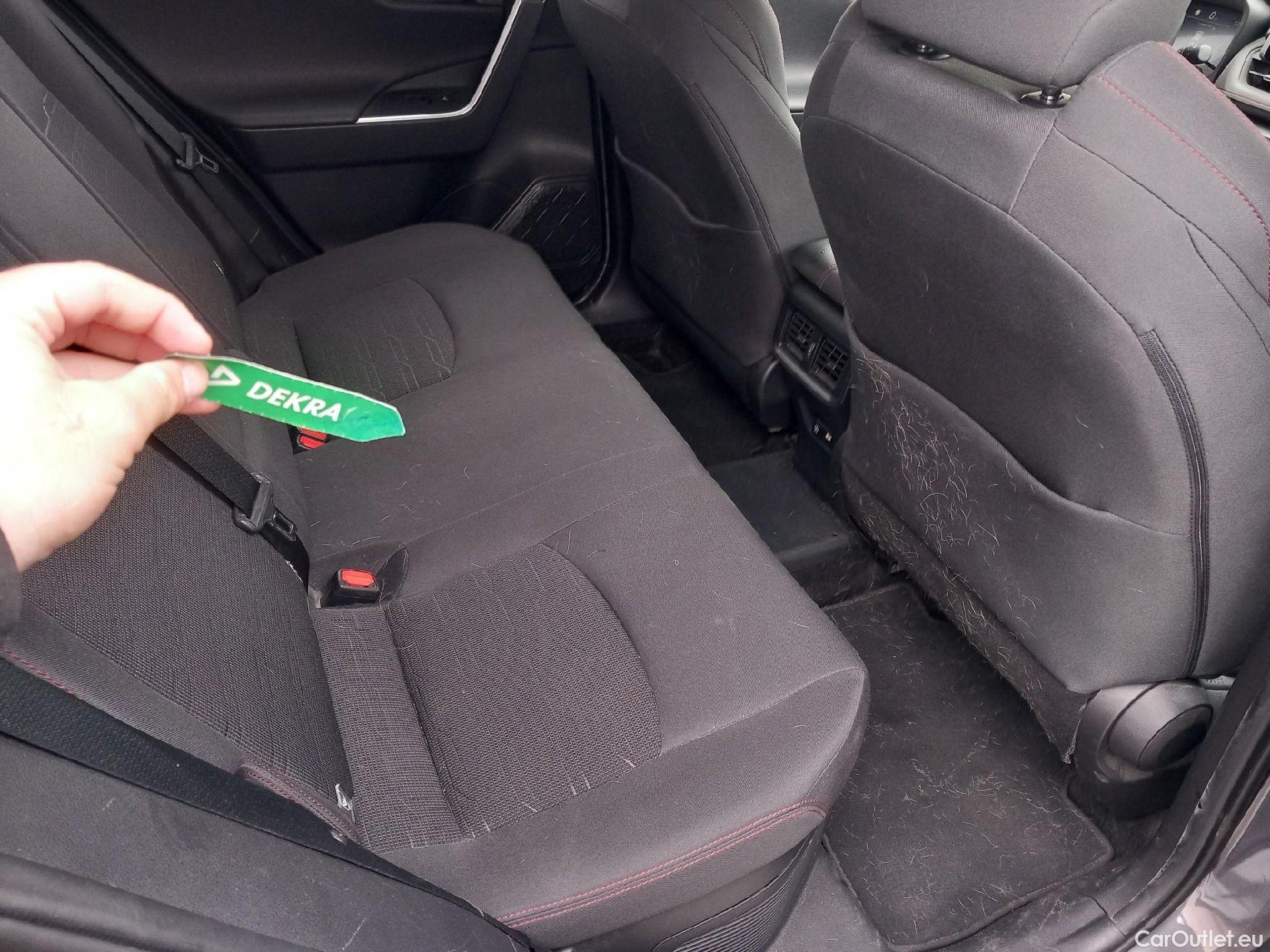  Toyota  RAV4 TOYOTA  / 2018 / 5P / todoterreno 2.5l PLUG-IN 300PH (e-CVT) Advance #3