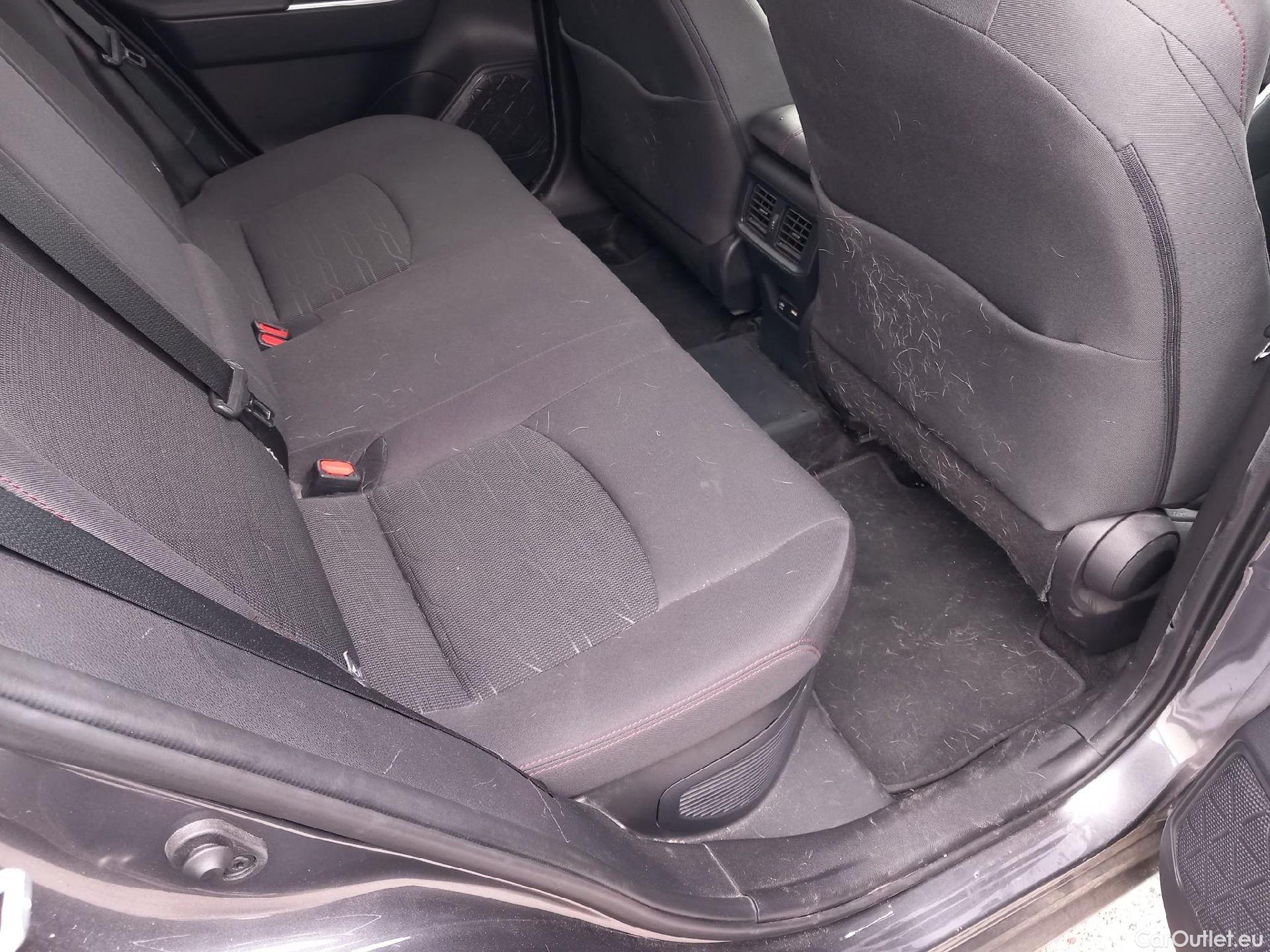  Toyota  RAV4 TOYOTA  / 2018 / 5P / todoterreno 2.5l PLUG-IN 300PH (e-CVT) Advance #4