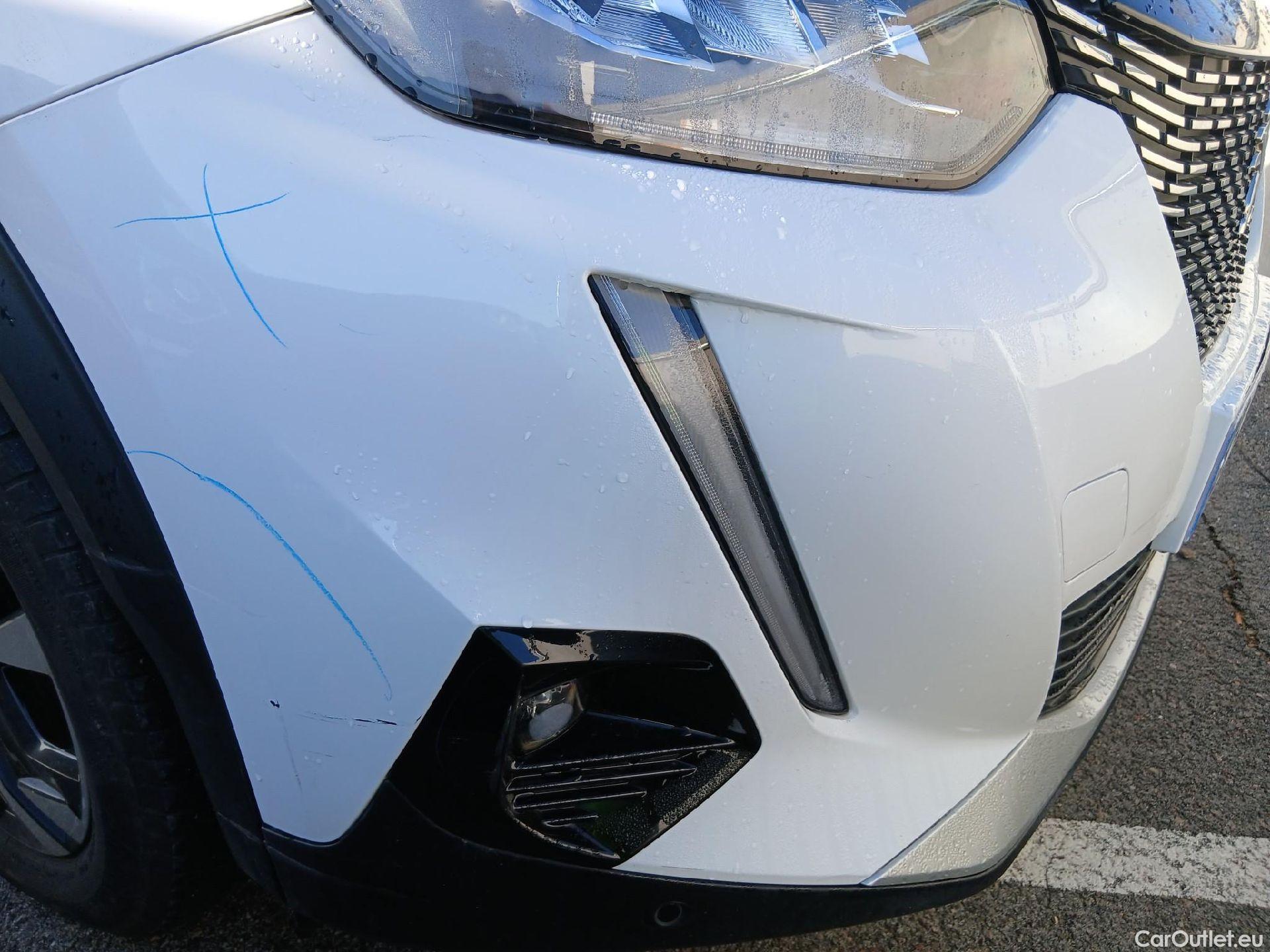  Peugeot  2008 PEUGEOT  / 2019 / 5P / todoterreno Allure BlueHDI 100 S&S BVM6 (CX) #21