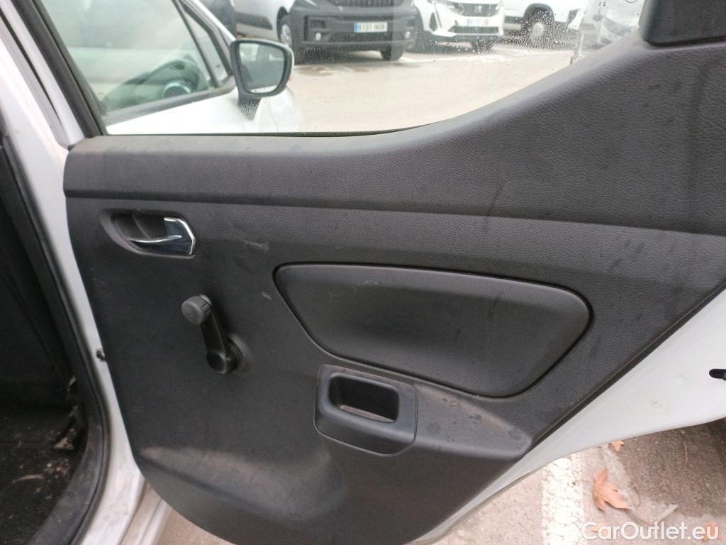  Nissan  Micra NISSAN  / 2017 / 5P / berlina con portón IG-T 68 kW (92 CV) E6D-F Acenta #9