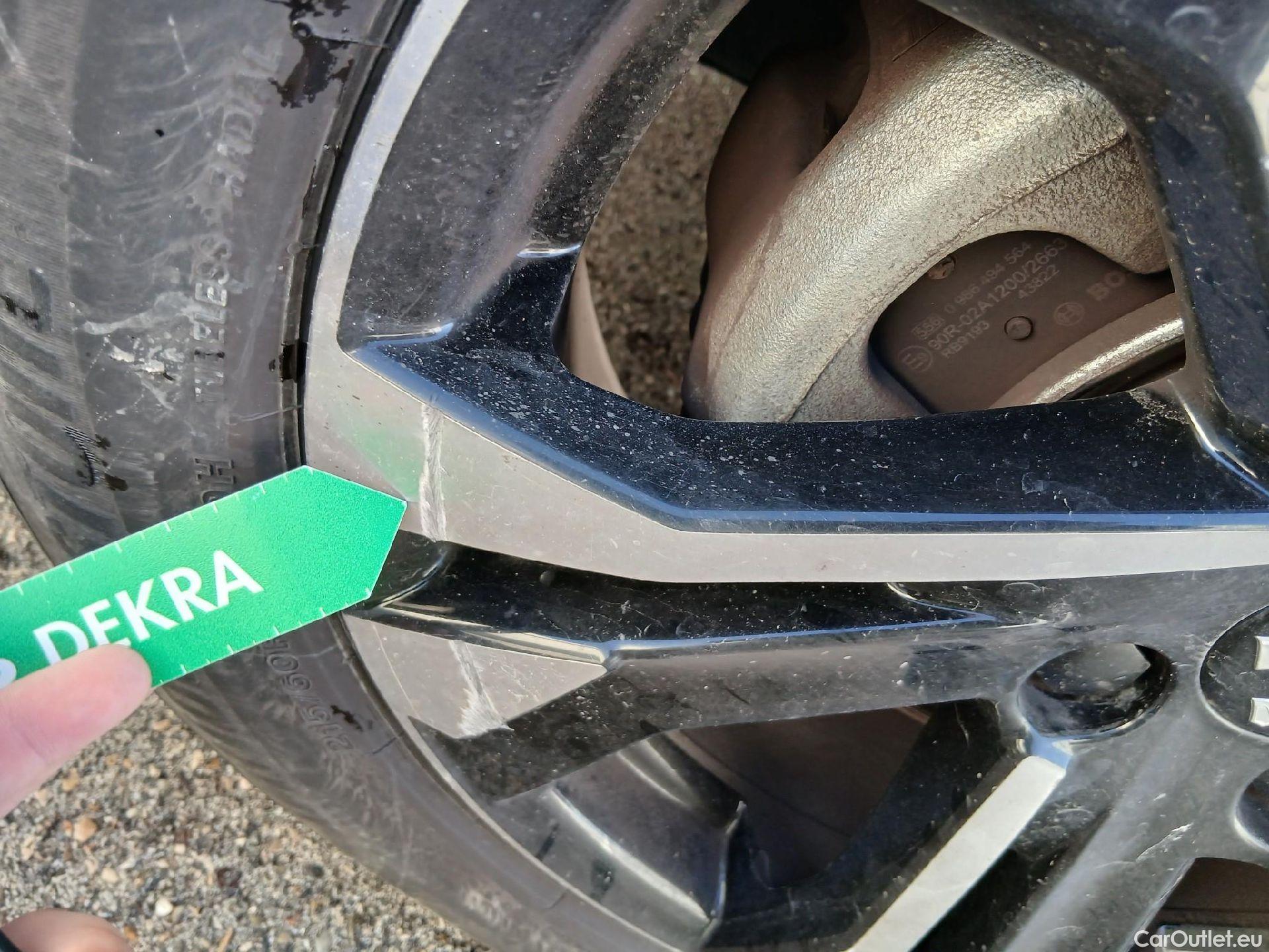  Peugeot  2008 PEUGEOT  / 2019 / 5P / todoterreno Allure BlueHDI 100 S&S BVM6 (CX) #3