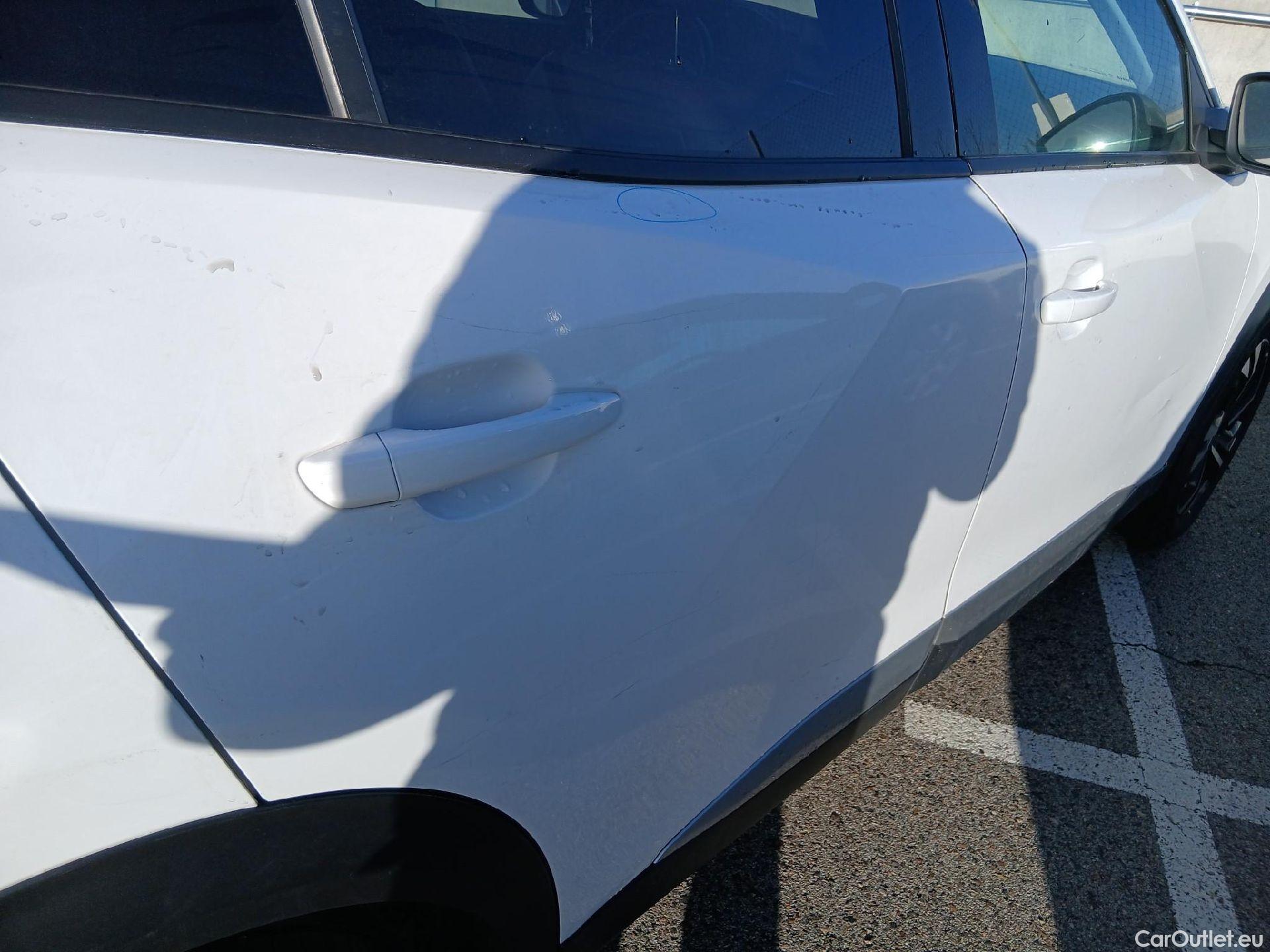  Peugeot  2008 PEUGEOT  / 2019 / 5P / todoterreno Allure BlueHDI 100 S&S BVM6 (CX) #37