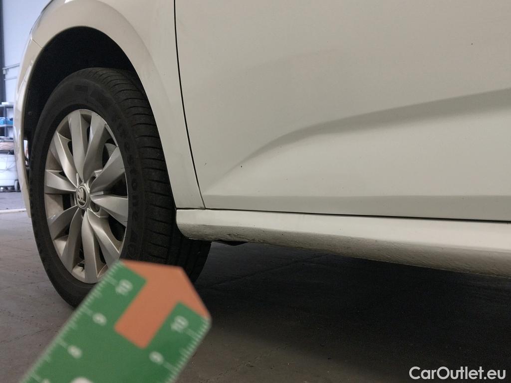  Skoda  KAMIQ SKODA  1.0 TSI 81kW (110CV) DSG Ambition #6