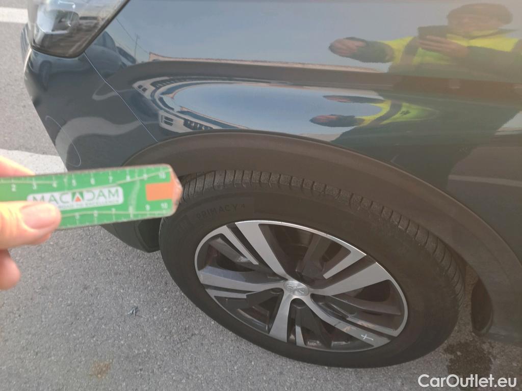  Peugeot  3008 PEUGEOT  / 2020 / 5P / todoterreno 1.5 BlueHDi 96kW (130CV) S&S Allure EAT8 #3