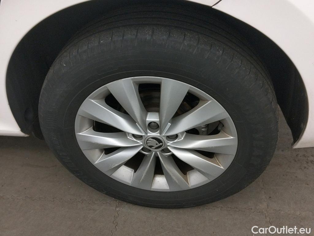  Skoda  KAMIQ SKODA  1.0 TSI 81kW (110CV) DSG Ambition #7