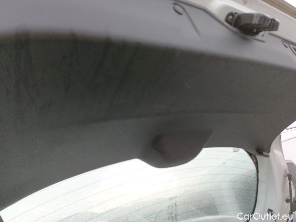  Nissan  Micra NISSAN  / 2017 / 5P / berlina con portón IG-T 68 kW (92 CV) E6D-F Acenta #13