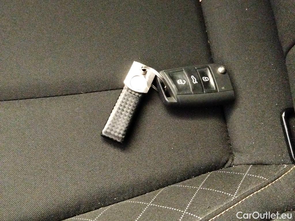  Skoda  KAMIQ SKODA  1.0 TSI 81kW (110CV) DSG Ambition #1