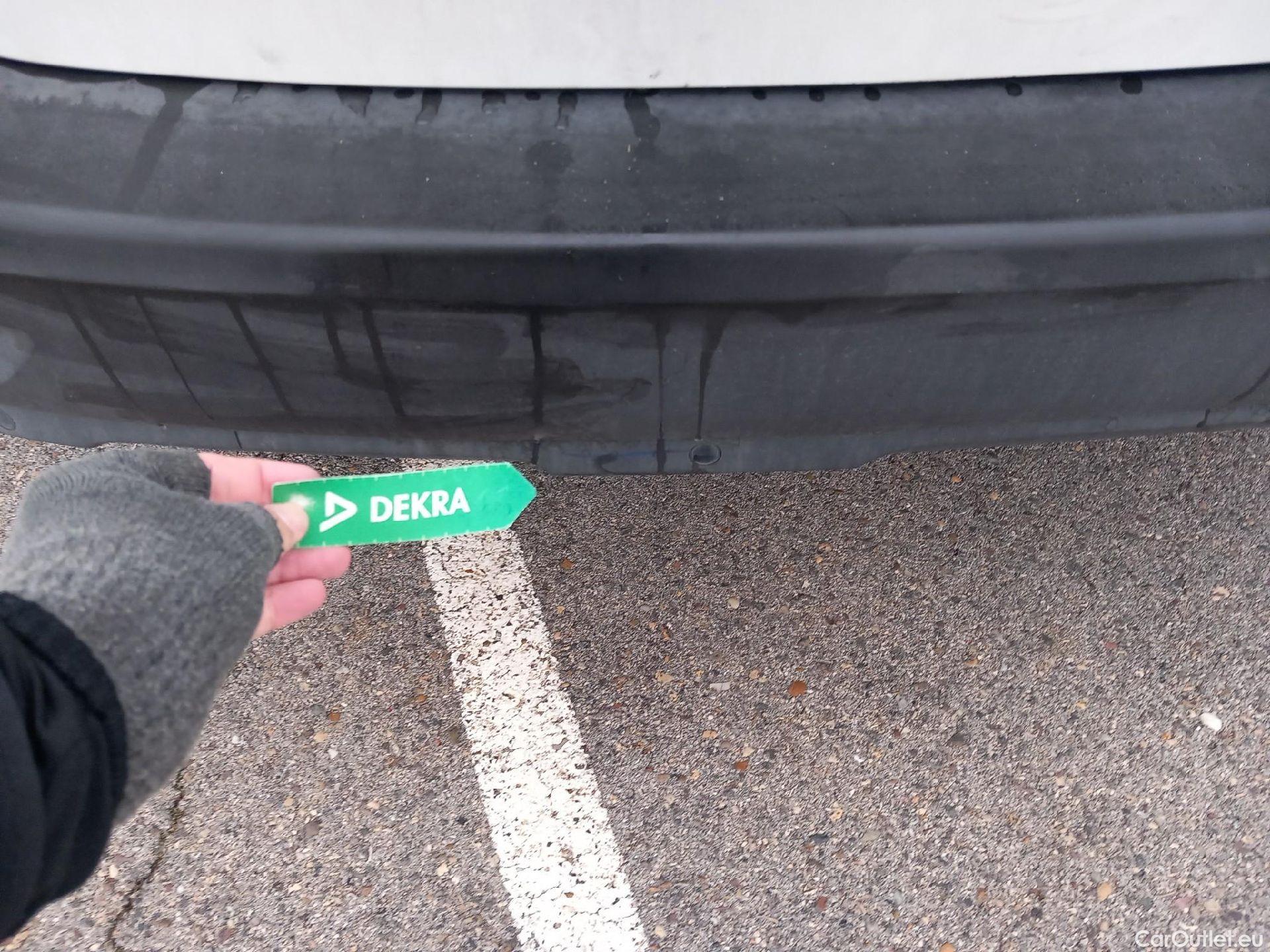  Peugeot  5008 PEUGEOT  / 2020 / 5P / todoterreno 1.2 PureTech 96KW S&S Active Pack EAT8 #16