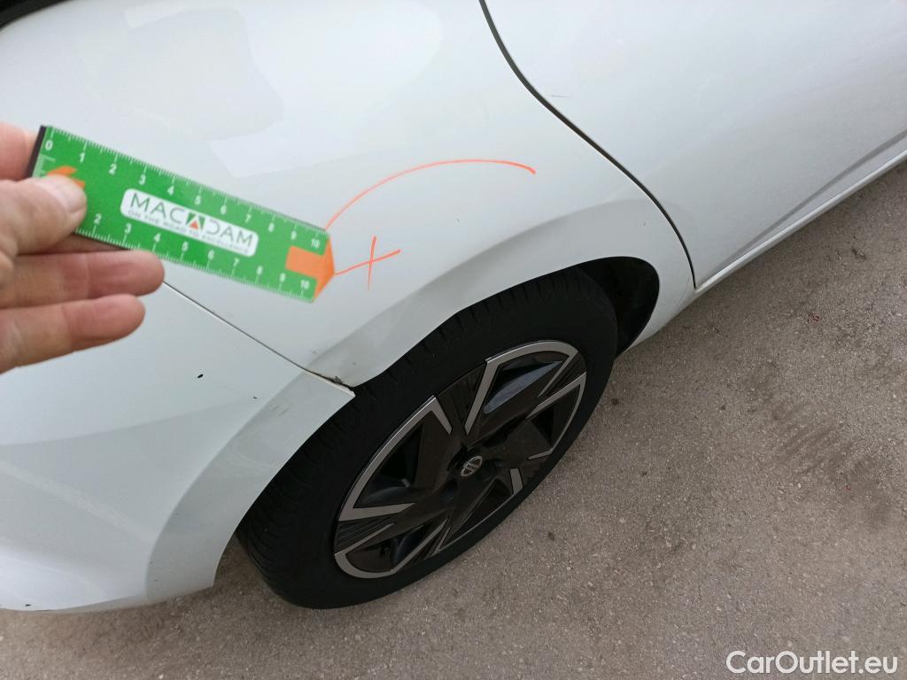  Nissan  Micra NISSAN  / 2017 / 5P / berlina con portón IG-T 68 kW (92 CV) E6D-F Acenta #3