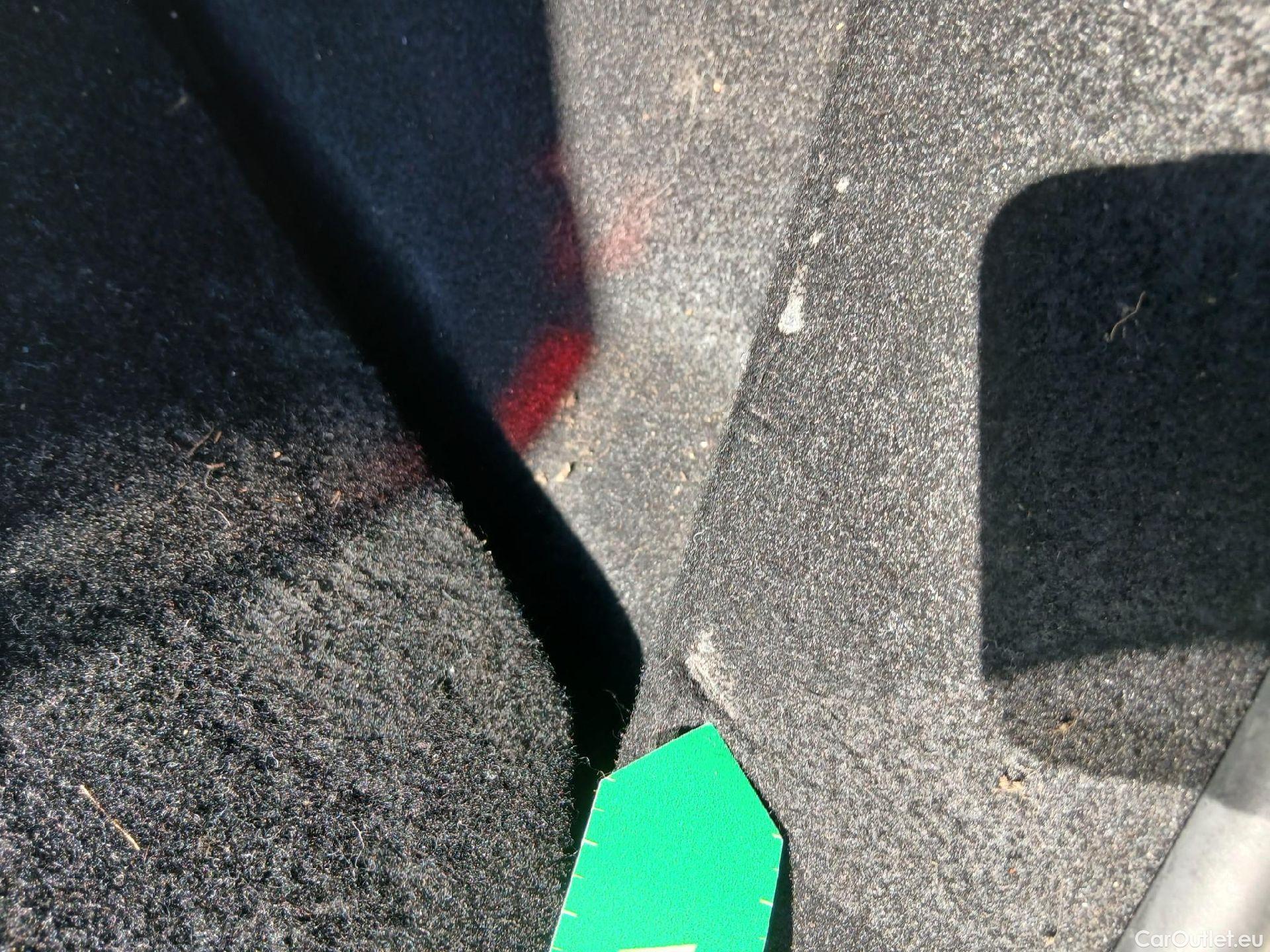  Renault  Captur RENAULT  / 2019 / 5P / todoterreno Intens TCe 90 (AC) #11