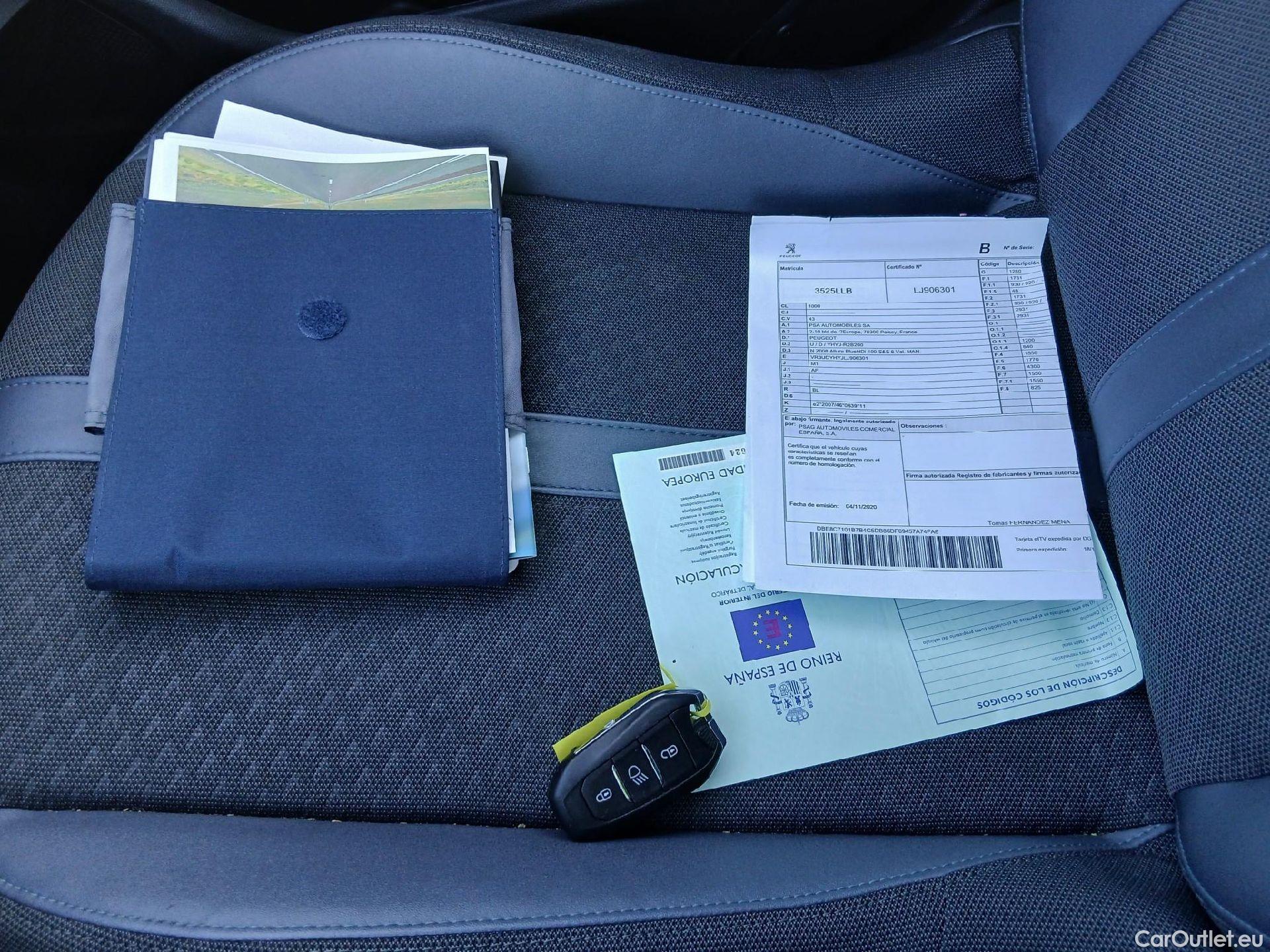  Peugeot  2008 PEUGEOT  / 2019 / 5P / todoterreno Allure BlueHDI 100 S&S BVM6 (CX) #1