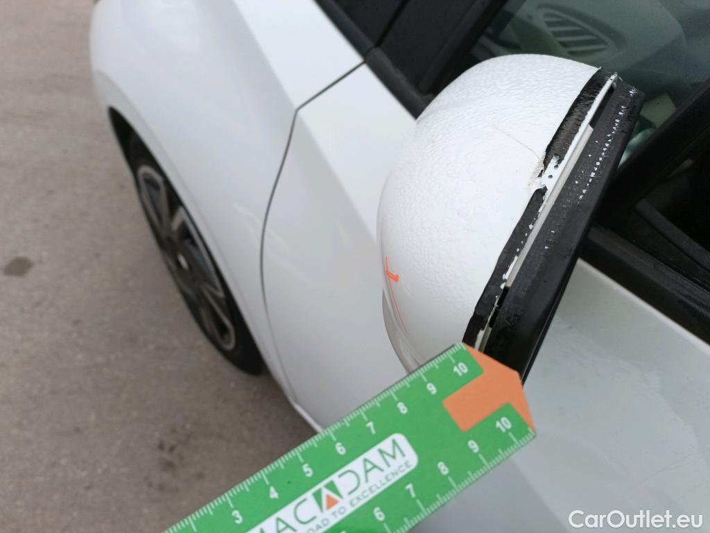  Nissan  Micra NISSAN  / 2017 / 5P / berlina con portón IG-T 68 kW (92 CV) E6D-F Acenta #28