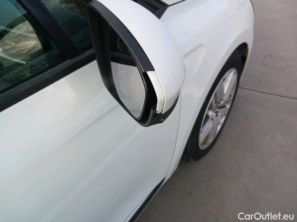  Renault  Clio RENAULT  / 2019 / 5P / berlina con portón Intens TCe 74 kW (100CV) GLP #1