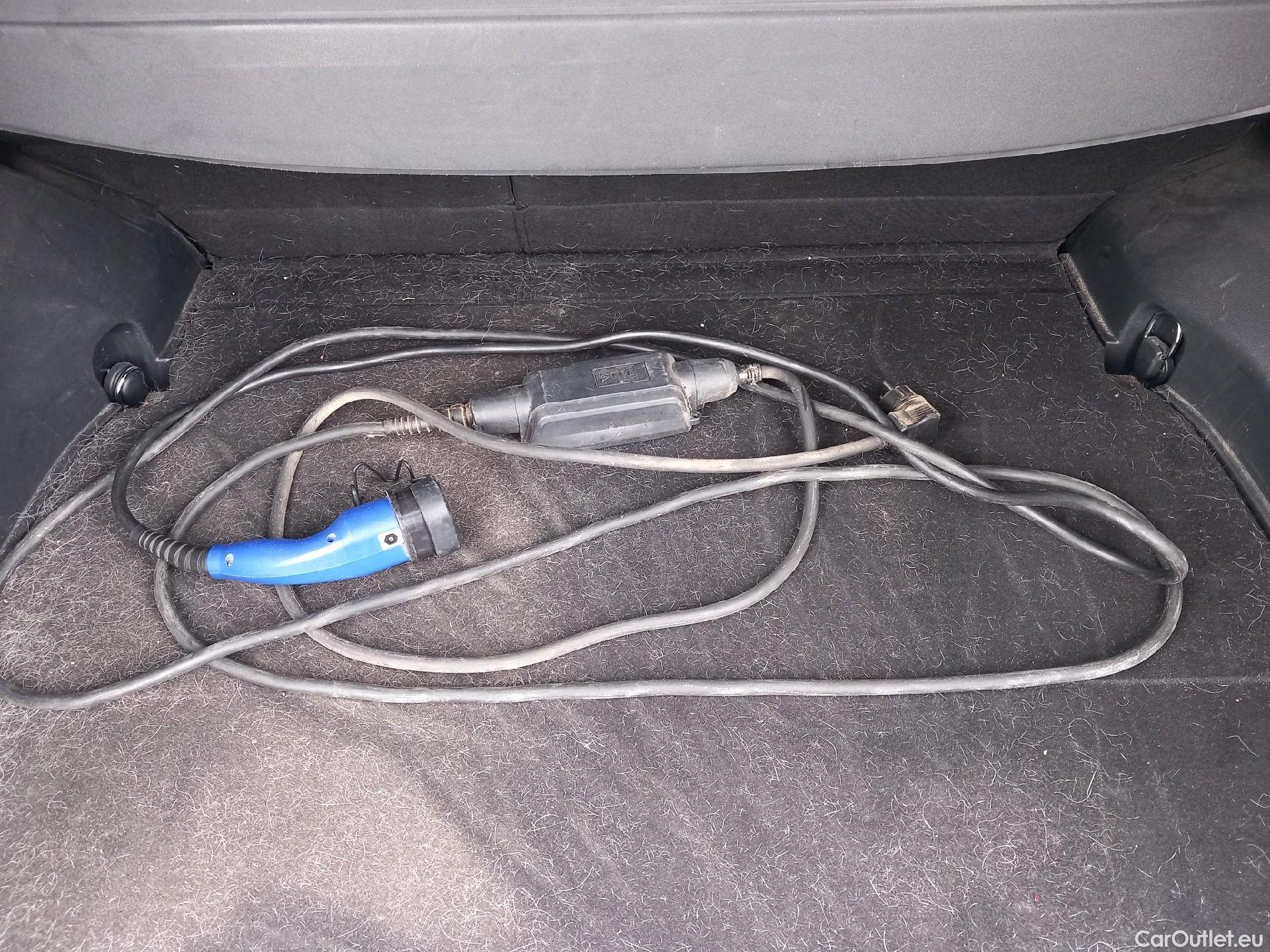  Toyota  RAV4 TOYOTA  / 2018 / 5P / todoterreno 2.5l PLUG-IN 300PH (e-CVT) Advance #5