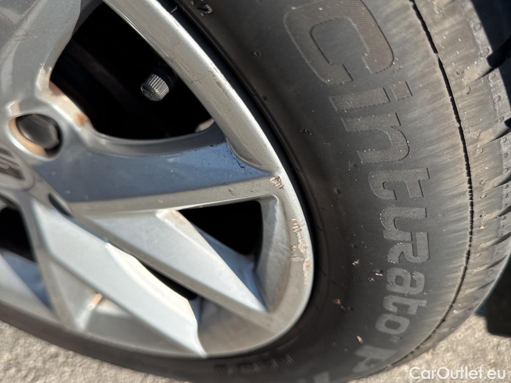  Land Rover  Discovery SEAT Nuevo León / 2020 / 5P / berlina con portón 1.0 TSI 81kW S&S Style Go (AC) #15