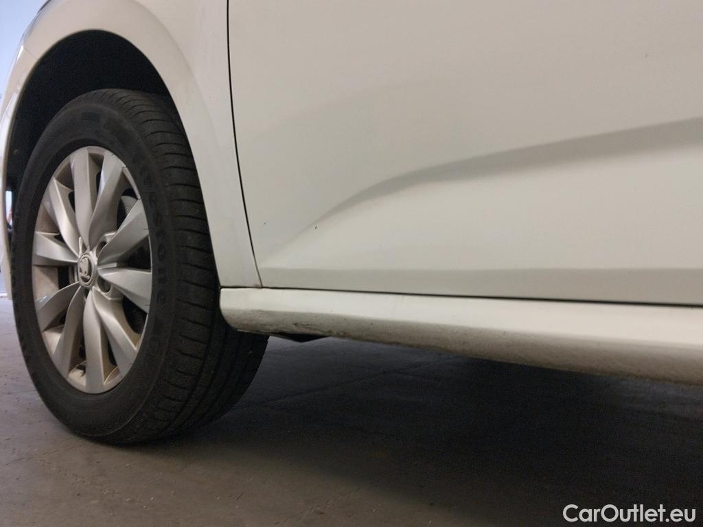  Skoda  KAMIQ SKODA  1.0 TSI 81kW (110CV) DSG Ambition #5