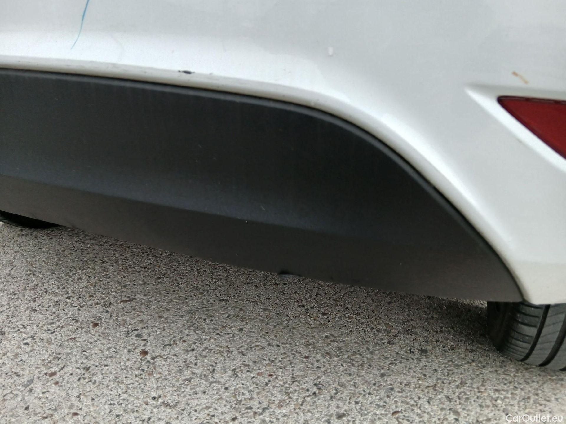  Ford  Fiesta FORD  Van / 2012 / 3P / berlina comercial 1.5 TDCi 55kW (75CV) #49