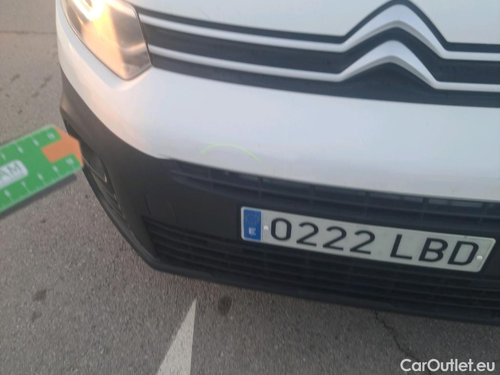  Citroen  Berlingo CITROEN  / 2018 / 4P / combi Talla M BlueHDi 100 LIVE (AC) #24