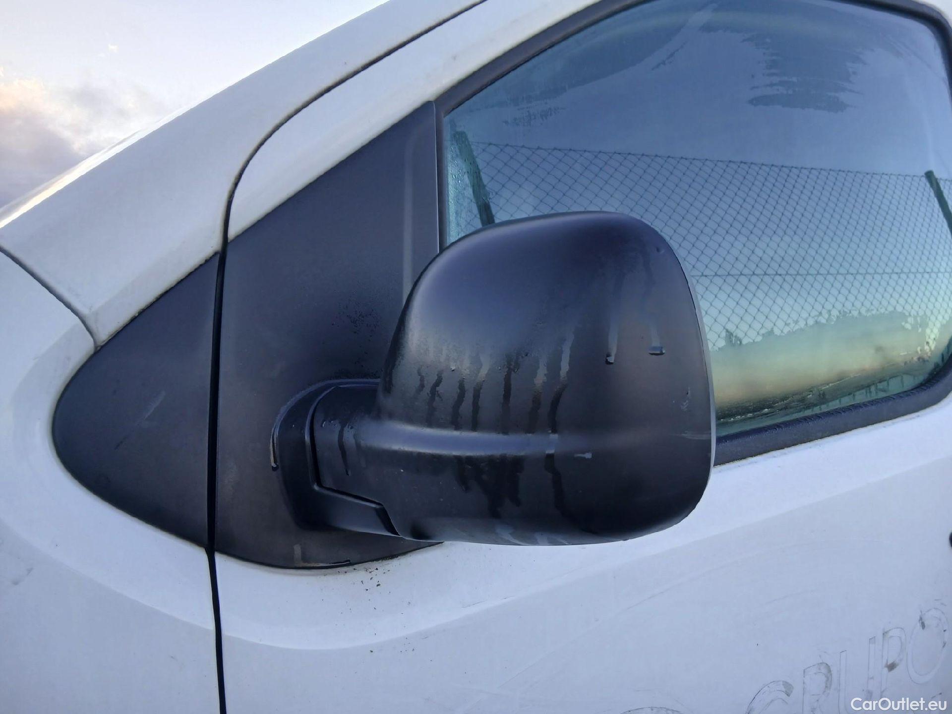  Citroen  Jumpy CITROEN  / 2016 / 4P / furgón D Cab Eco Talla XL BlueHDi 120 Control #13