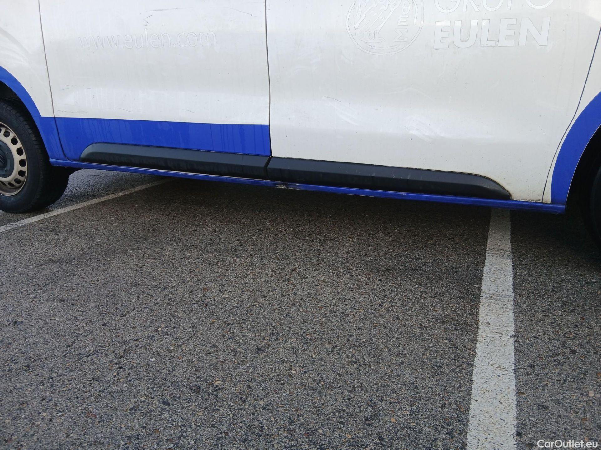  Citroen  Jumpy CITROEN  / 2016 / 4P / furgón D Cab Eco Talla XL BlueHDi 120 Control #43