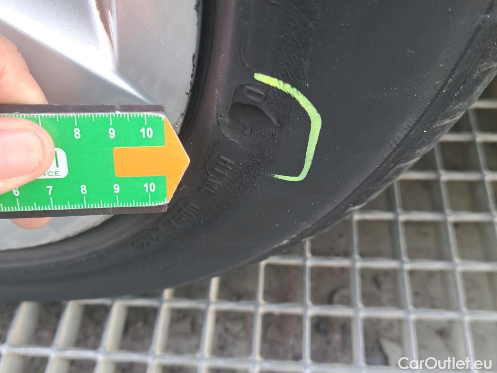  Volkswagen  Golf  VOLKSWAGEN / 2020 / 5P / berlina con portón 1.0 TSI 81kW (110CV) #11