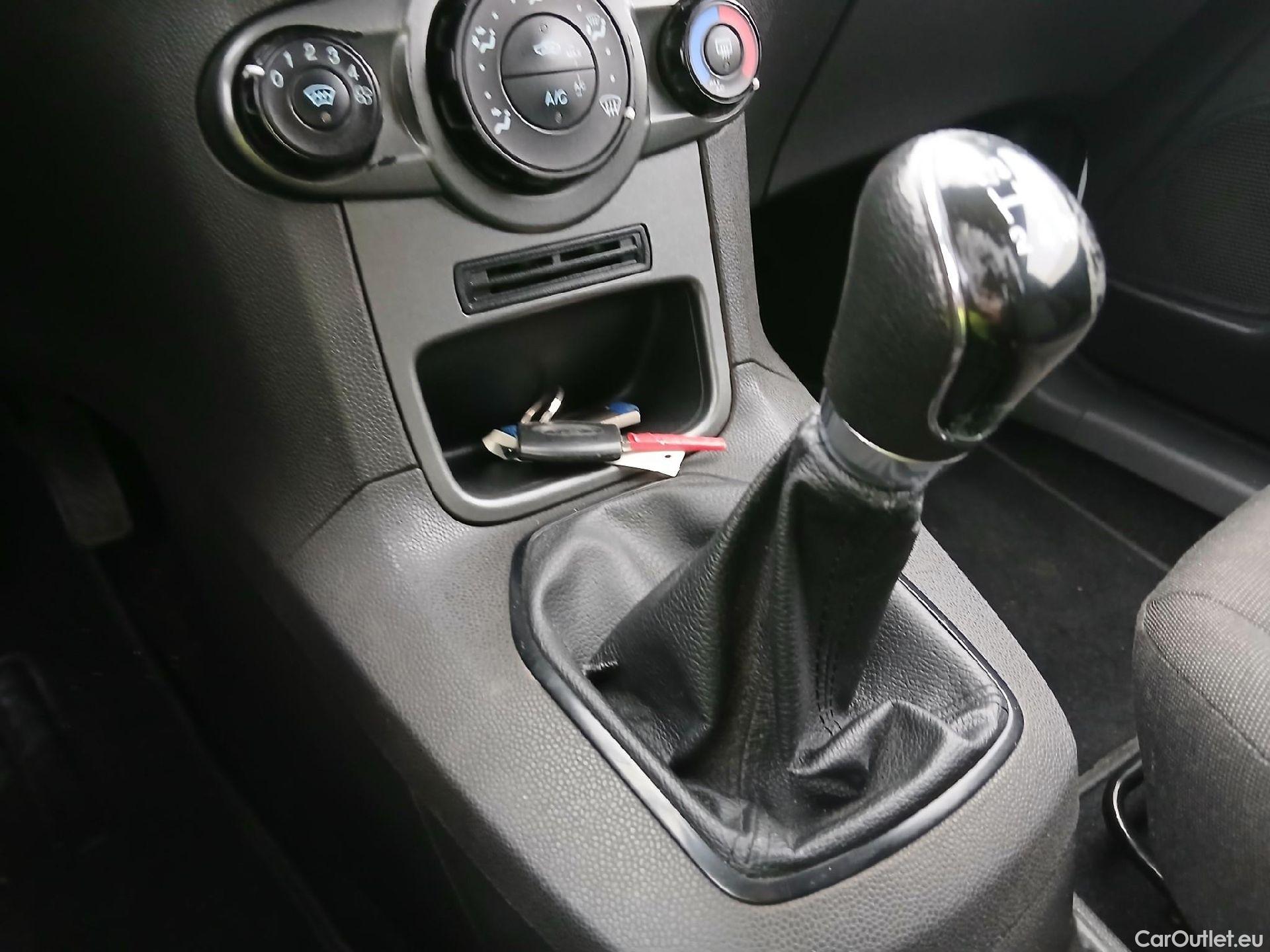  Ford  Fiesta FORD  Van / 2012 / 3P / berlina comercial 1.5 TDCi 55kW (75CV) #3