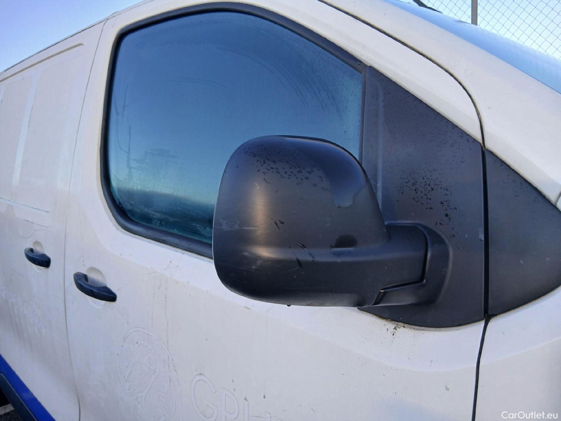  Citroen  Jumpy CITROEN  / 2016 / 4P / furgón D Cab Eco Talla XL BlueHDi 120 Control #46