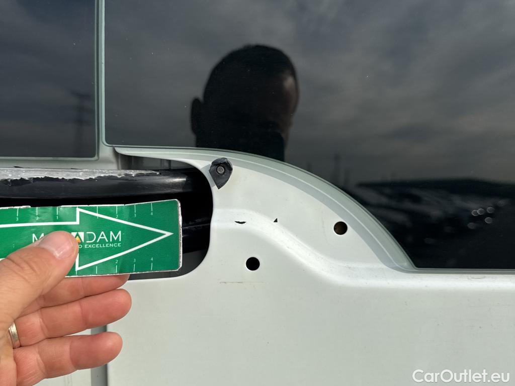  Nissan  NV400 NISSAN  VU 4P 1G COMBI 2.3dCi 145 COMFORT L2H2 3500 COMBI-9 FWD #47