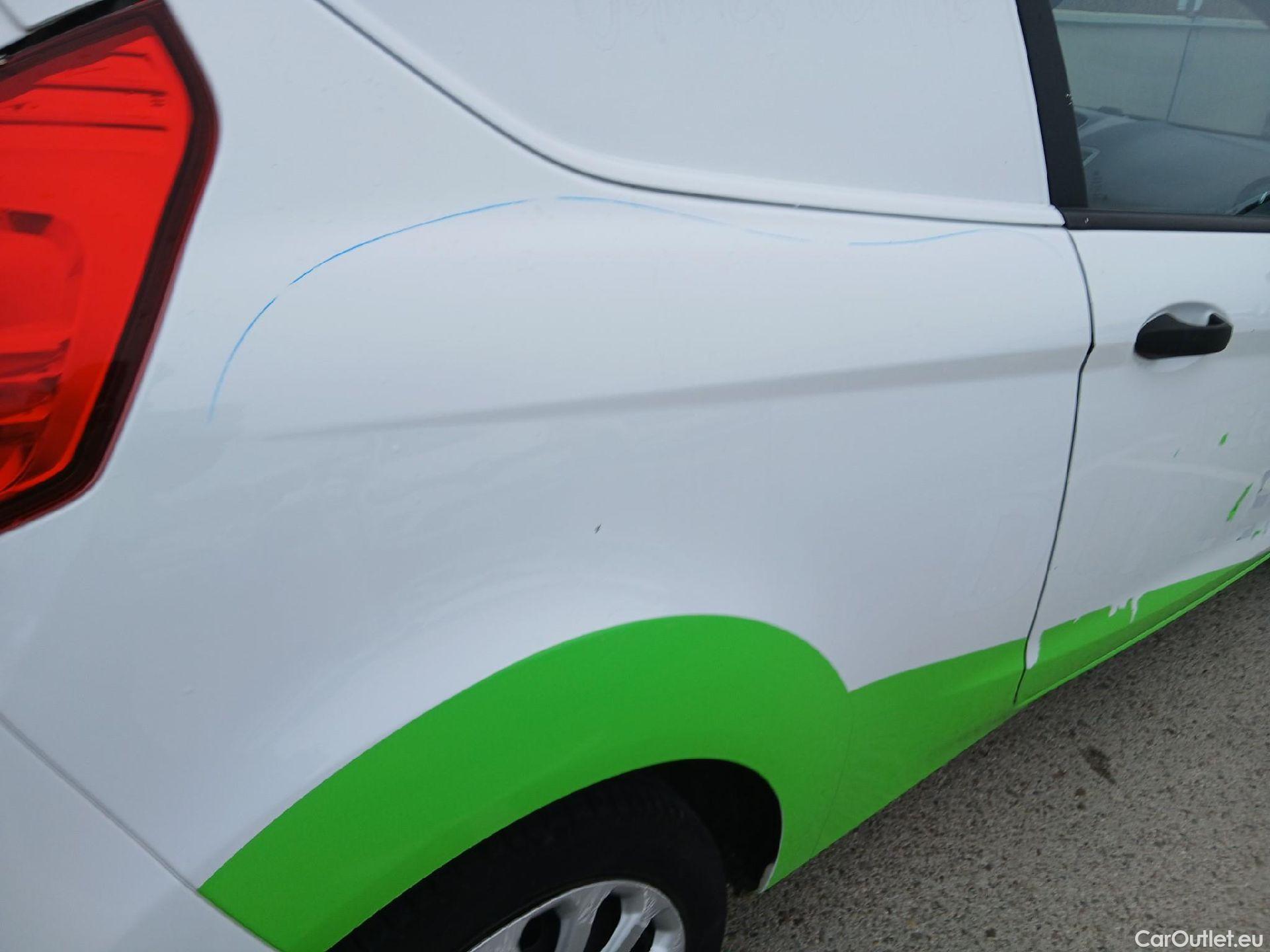  Ford  Fiesta FORD  Van / 2012 / 3P / berlina comercial 1.5 TDCi 55kW (75CV) #51