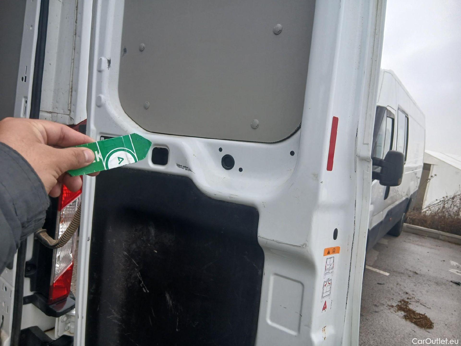  Ford  Transit FORD  / 2013 / 4P / furgón 350 96kW L2H2 Van Ambiente FWD #2