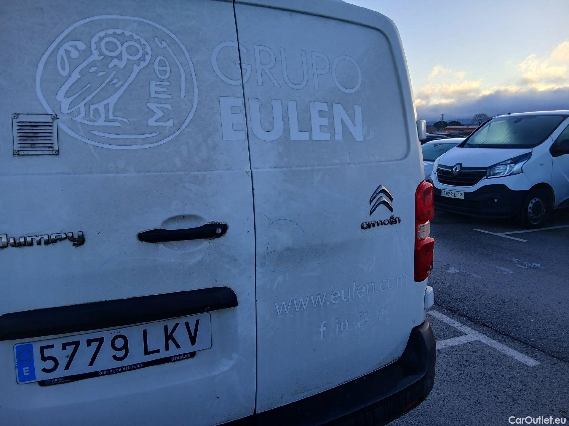  Citroen  Jumpy CITROEN  / 2016 / 4P / furgón D Cab Eco Talla XL BlueHDi 120 Control #35