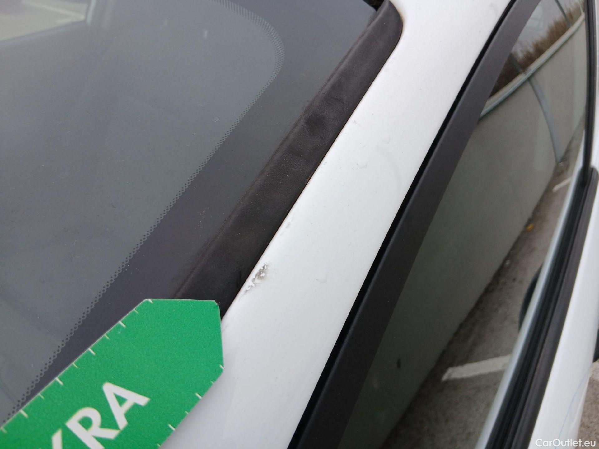  Ford  Fiesta FORD  Van / 2012 / 3P / berlina comercial 1.5 TDCi 55kW (75CV) #62