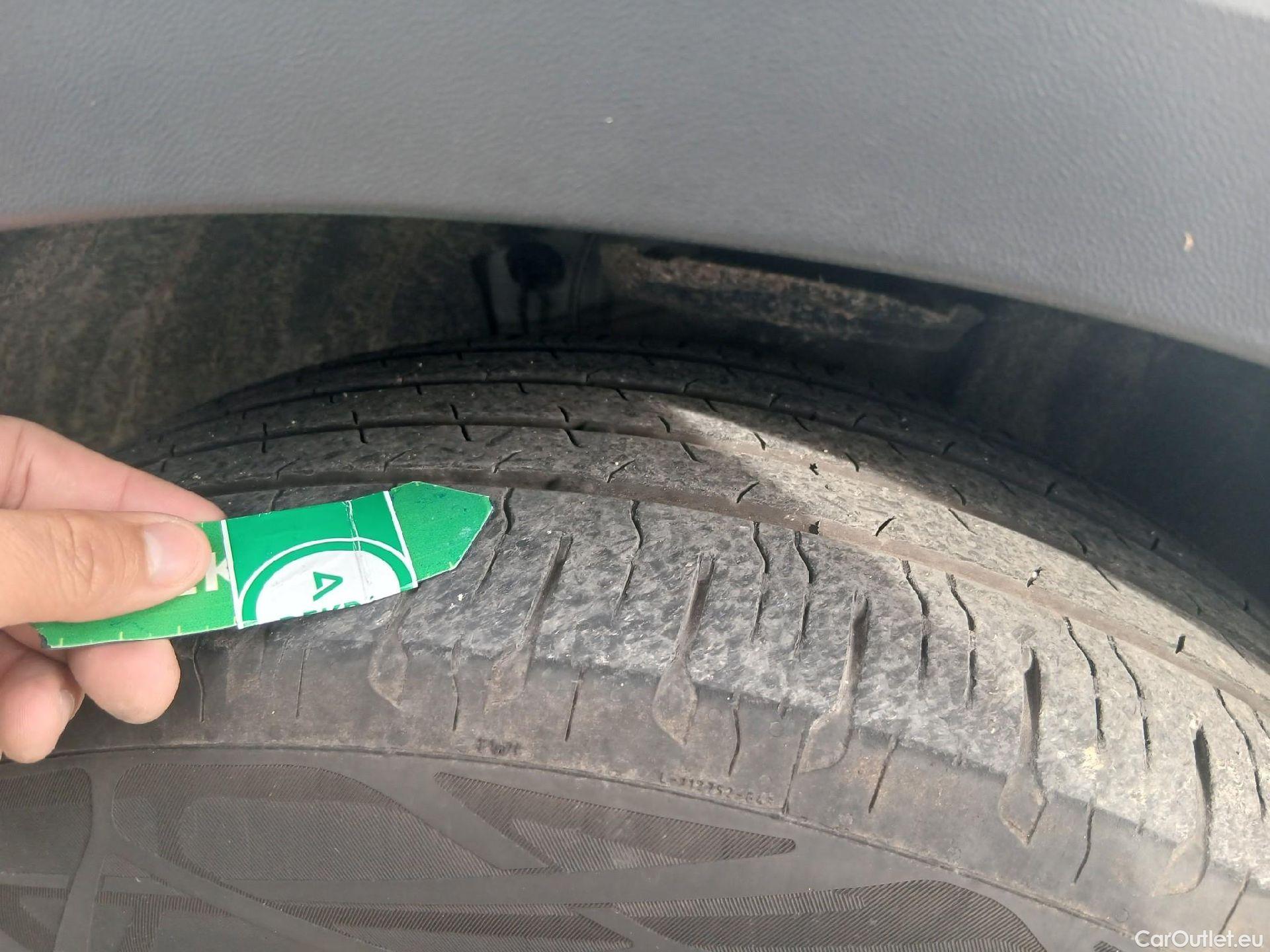  Volkswagen  Tiguan VOLKSWAGEN  / 2020 / 5P / todoterreno Life 1.4 TSI eHybrid 180kW (245CV) DSG #19