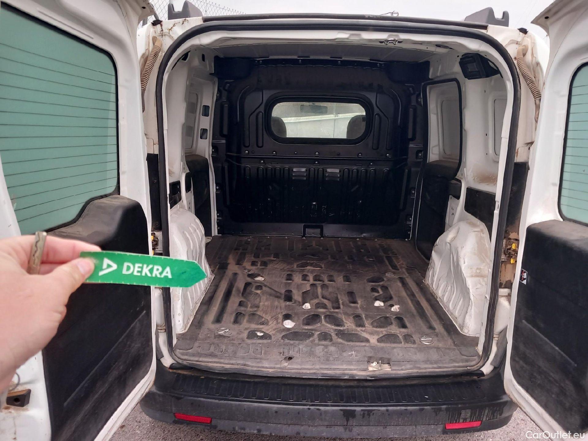  Fiat  Doblo FIAT Doblò Cargo/2015/3P/furgón derivado de turismo Cargo Base 1.6 Mjet 66kW (90CV) #8