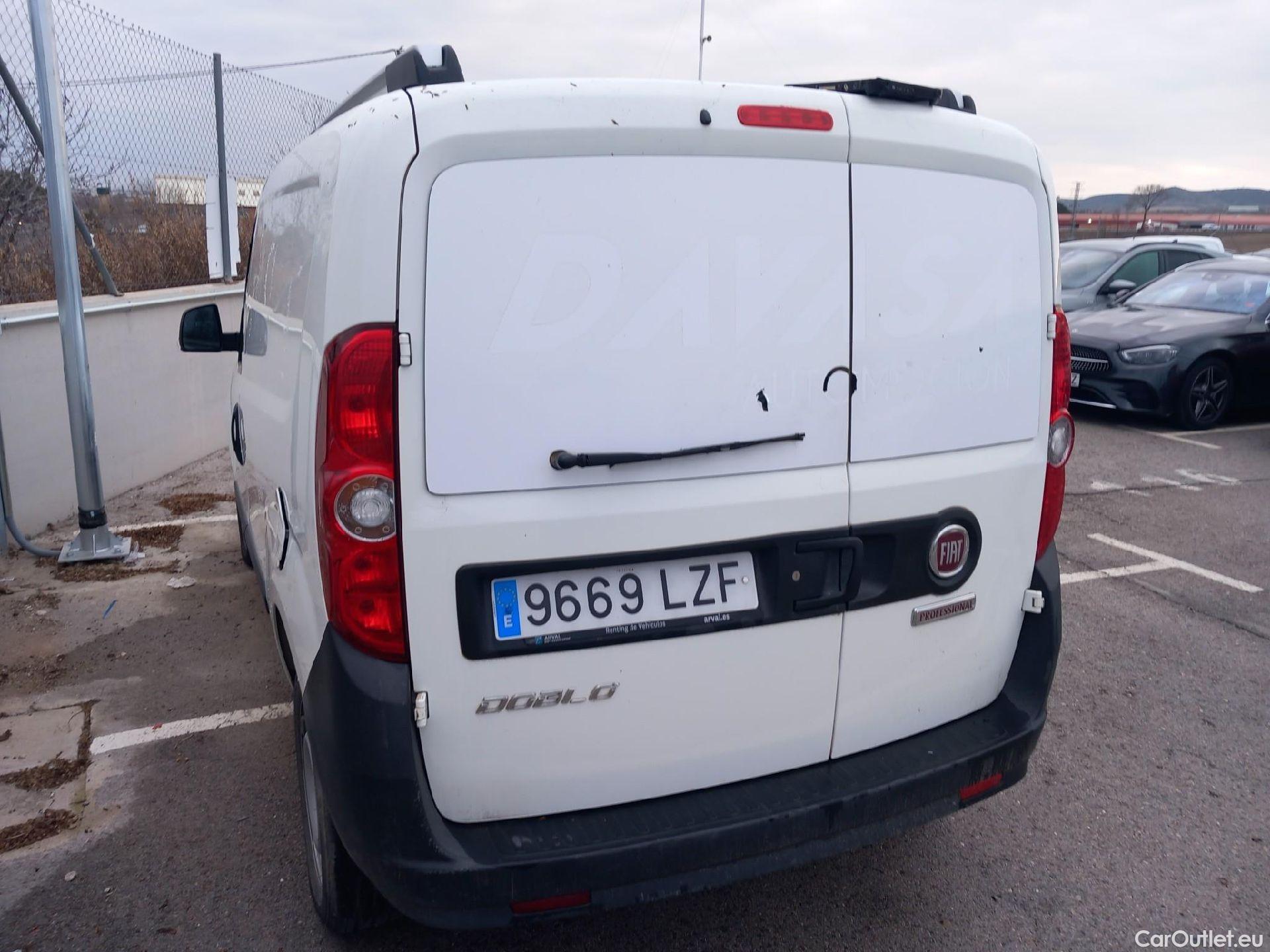  Fiat  Doblo FIAT Doblò Cargo/2015/3P/furgón derivado de turismo Cargo Base 1.6 Mjet 66kW (90CV) #16