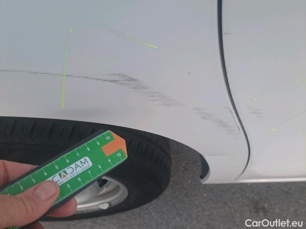  Citroen  Berlingo CITROEN  / 2018 / 4P / combi Talla M BlueHDi 100 LIVE (AC) #2