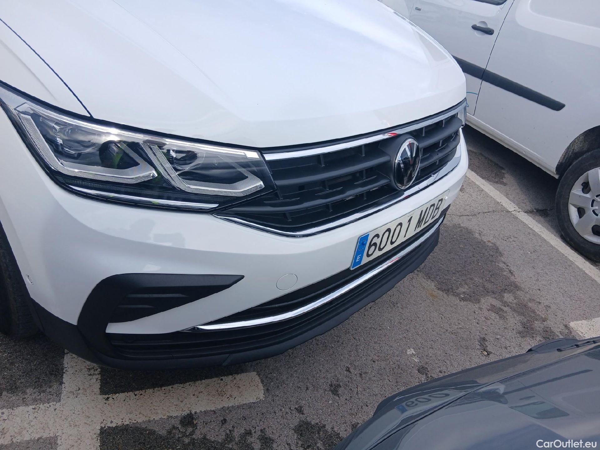  Volkswagen  Tiguan VOLKSWAGEN  / 2020 / 5P / todoterreno Life 1.4 TSI eHybrid 180kW (245CV) DSG #3