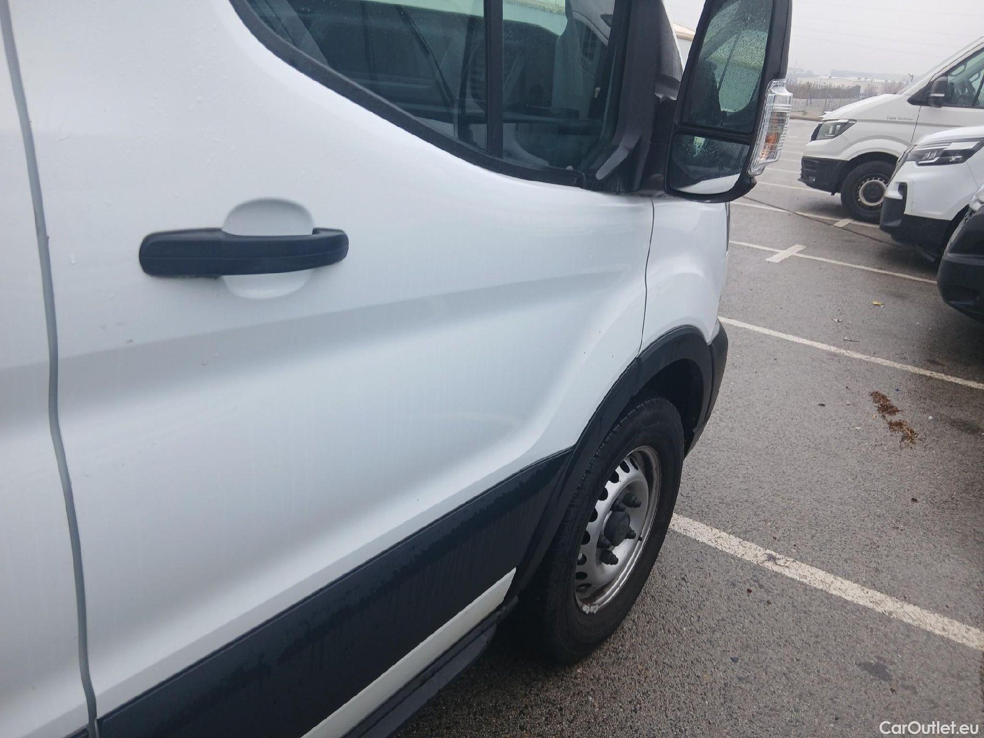  Ford  Transit FORD  / 2013 / 4P / furgón 350 96kW L2H2 Van Ambiente FWD #17