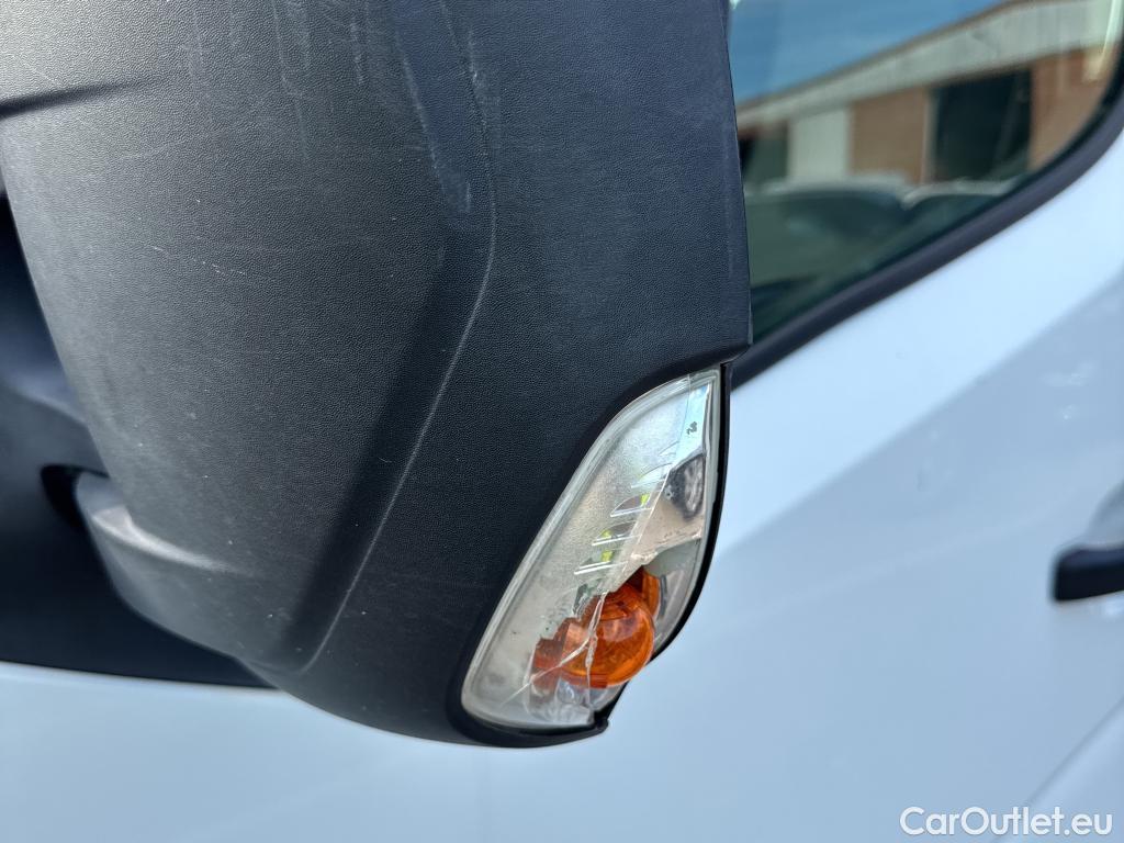  Nissan  NV400 NISSAN  VU 4P 1G COMBI 2.3dCi 145 COMFORT L2H2 3500 COMBI-9 FWD #60