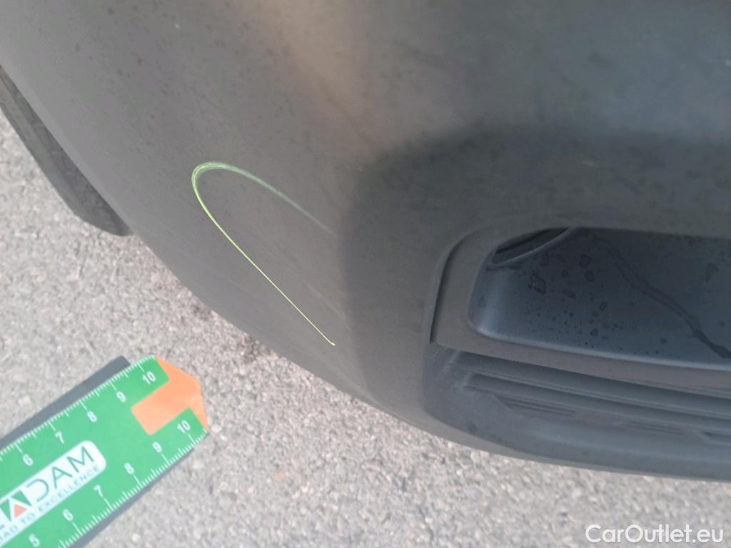  Citroen  Berlingo CITROEN  / 2018 / 4P / combi Talla M BlueHDi 100 LIVE (AC) #28