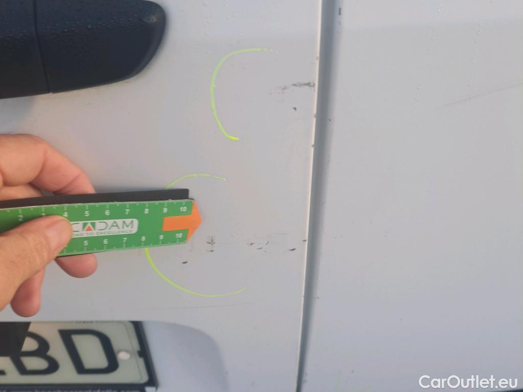  Citroen  Berlingo CITROEN  / 2018 / 4P / combi Talla M BlueHDi 100 LIVE (AC) #8