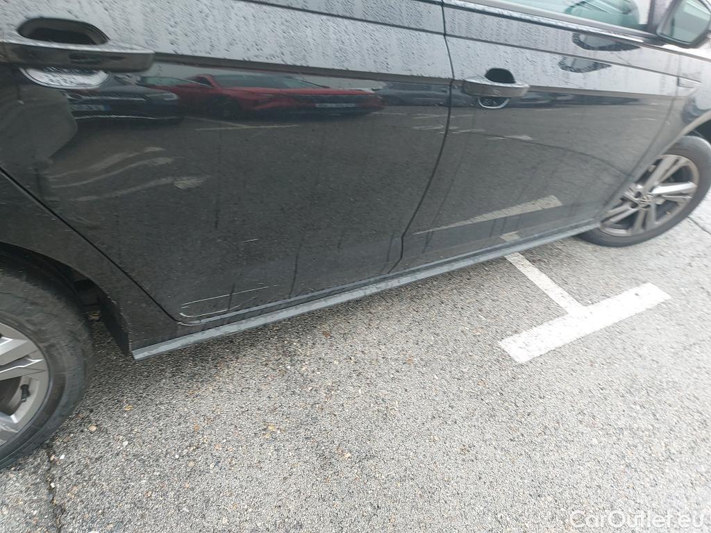  Volkswagen  Polo VOLKSWAGEN  / 2021 / 5P / berlina con portón R-Line 1.0 TSI 70kW (95CV) #1