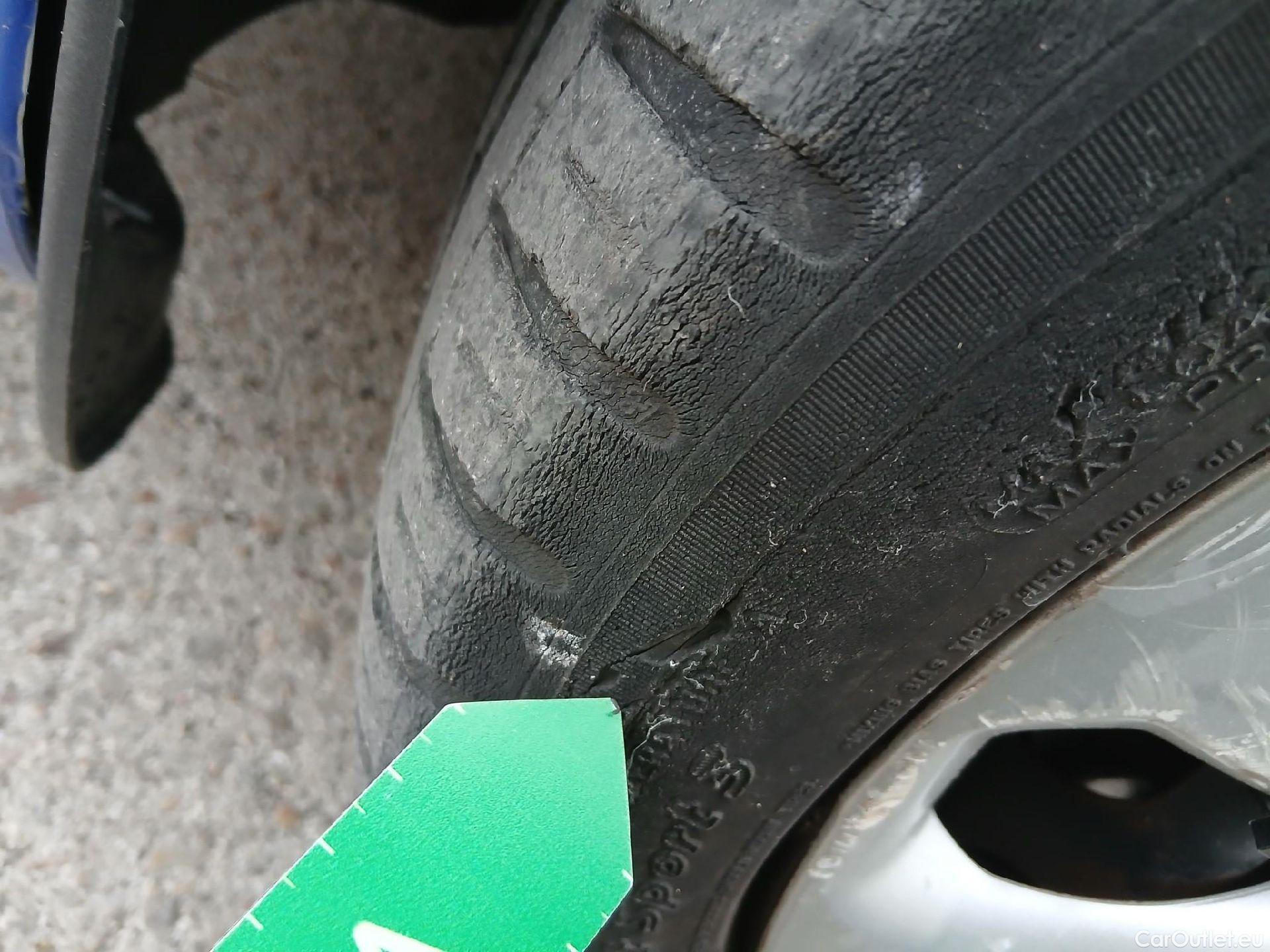  Ford  Fiesta FORD  Van / 2012 / 3P / berlina comercial 1.5 TDCi 55kW (75CV) #8