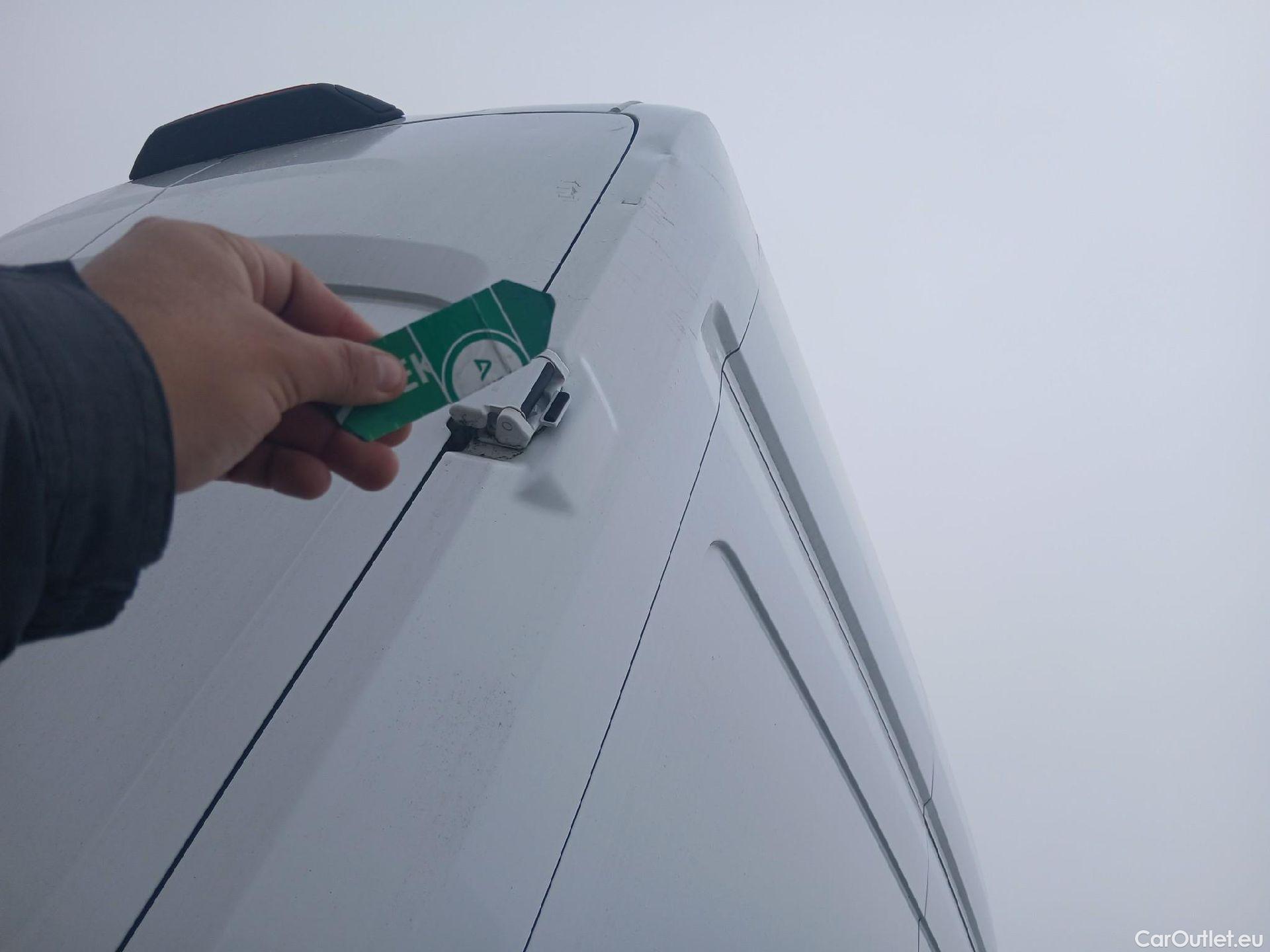  Ford  Transit FORD  / 2013 / 4P / furgón 350 96kW L2H2 Van Ambiente FWD #15