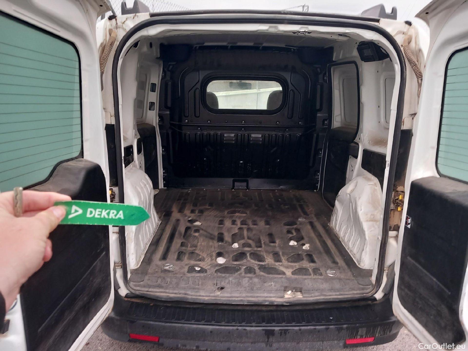  Fiat  Doblo FIAT Doblò Cargo/2015/3P/furgón derivado de turismo Cargo Base 1.6 Mjet 66kW (90CV) #6