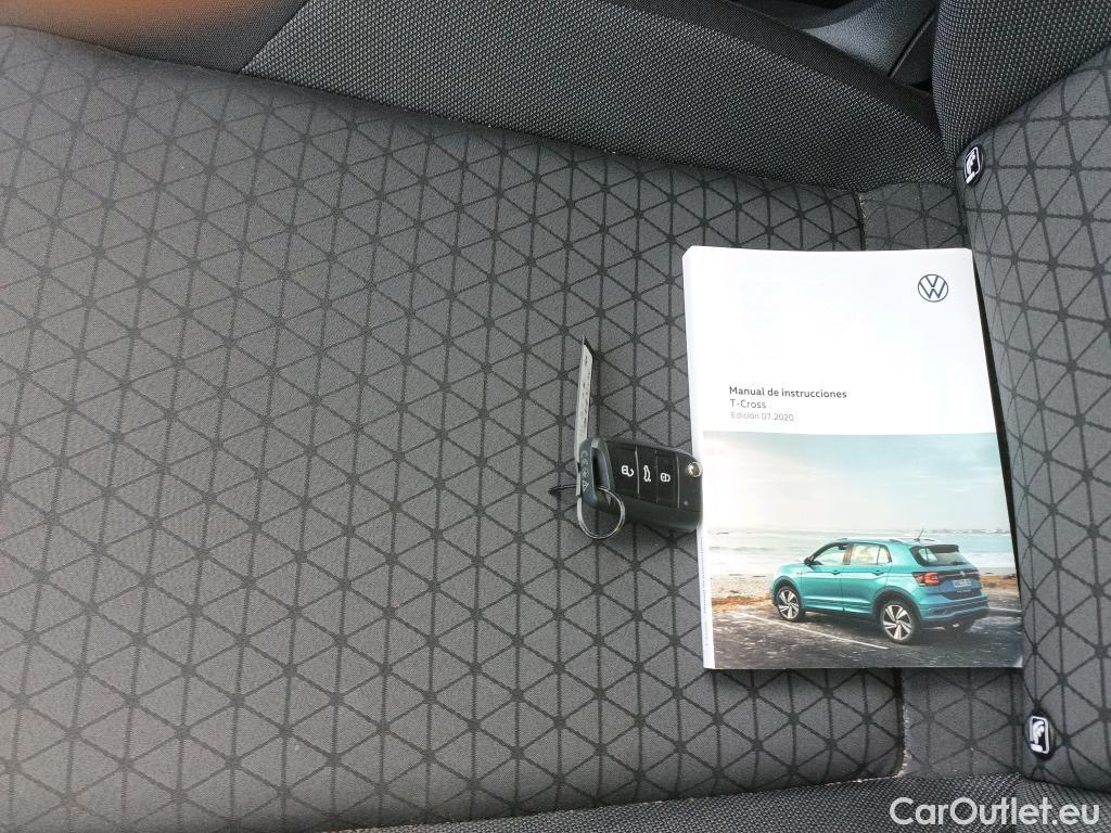  Volkswagen  T-CROSS VOLKSWAGEN  / 2018 / 5P / todoterreno Advance 1.0 TSI 81kW (110CV) DSG #6