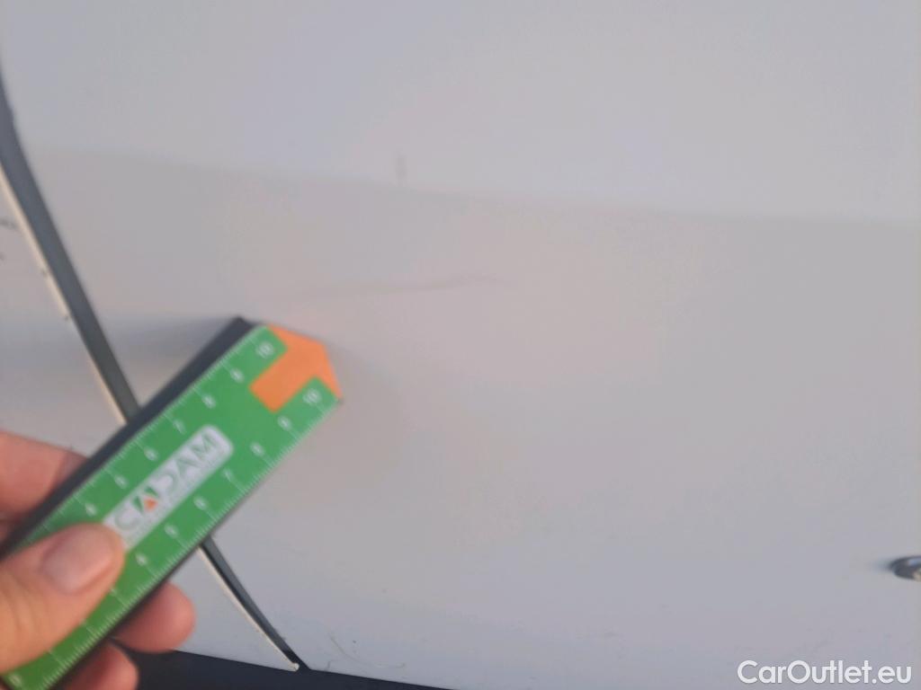  Citroen  Berlingo CITROEN  / 2018 / 4P / combi Talla M BlueHDi 100 LIVE (AC) #36