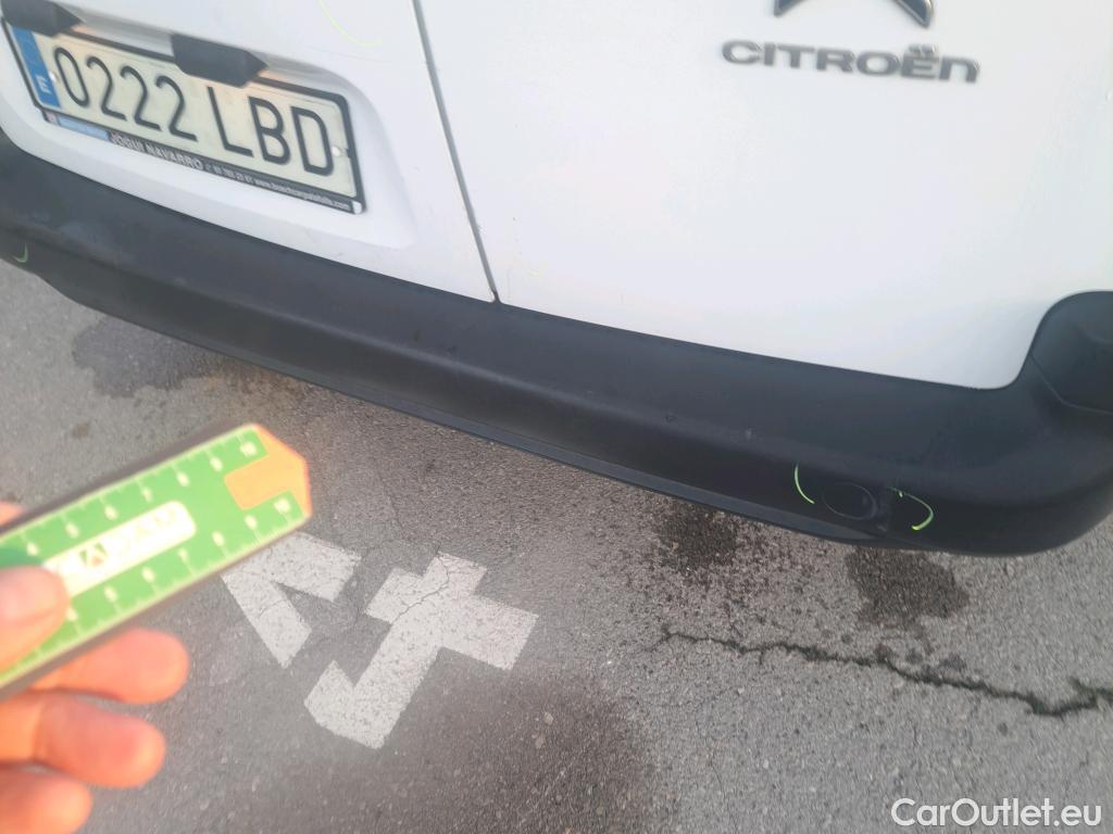  Citroen  Berlingo CITROEN  / 2018 / 4P / combi Talla M BlueHDi 100 LIVE (AC) #21