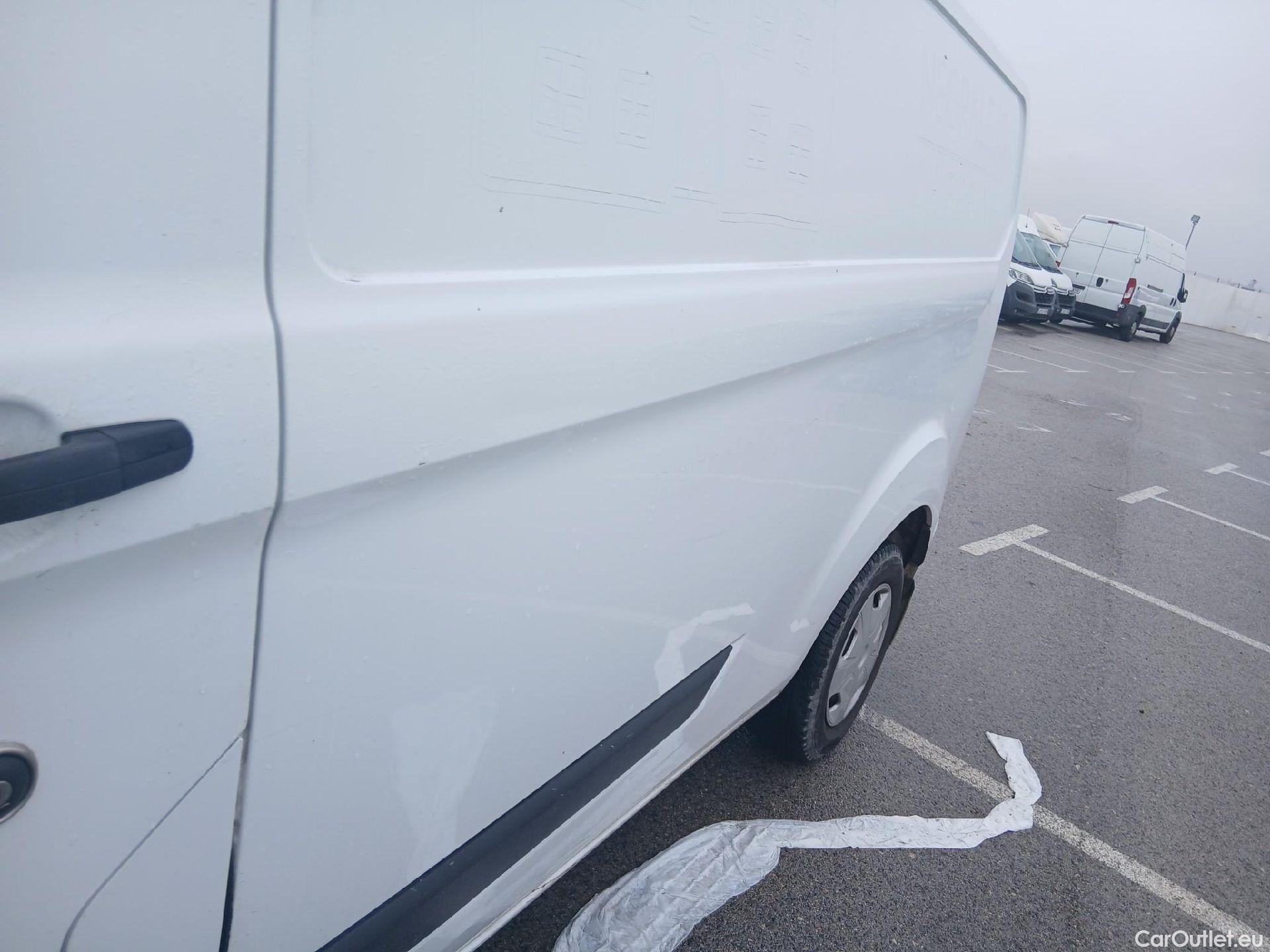  Ford  Transit FORD  Custom / 2012 / 4P / furgón Van 2.0 TDCI 96kW 300 L2 Trend RAMPA DE ACCESO #12