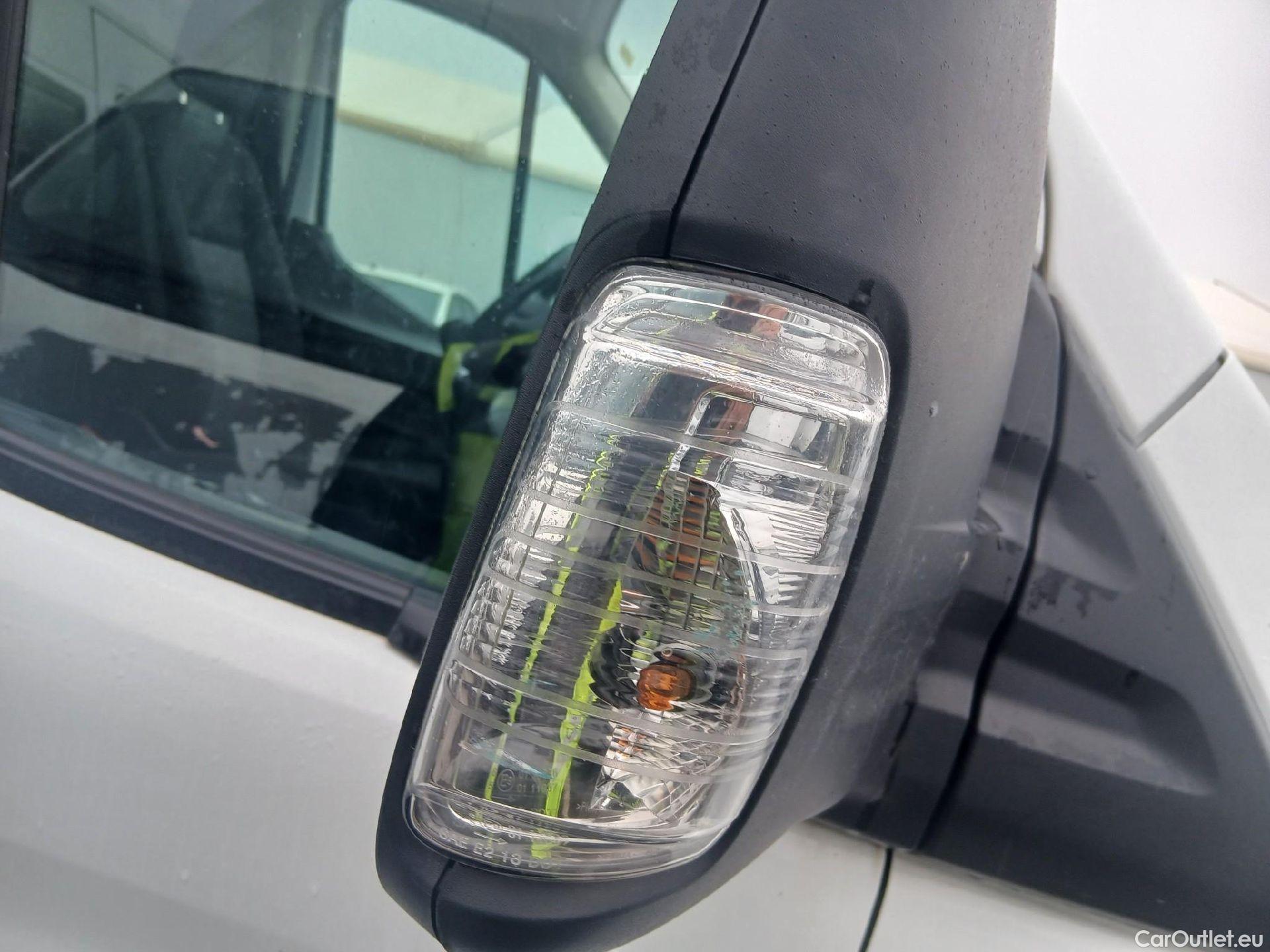  Ford  Transit FORD  / 2013 / 4P / furgón 350 96kW L2H2 Van Ambiente FWD #19